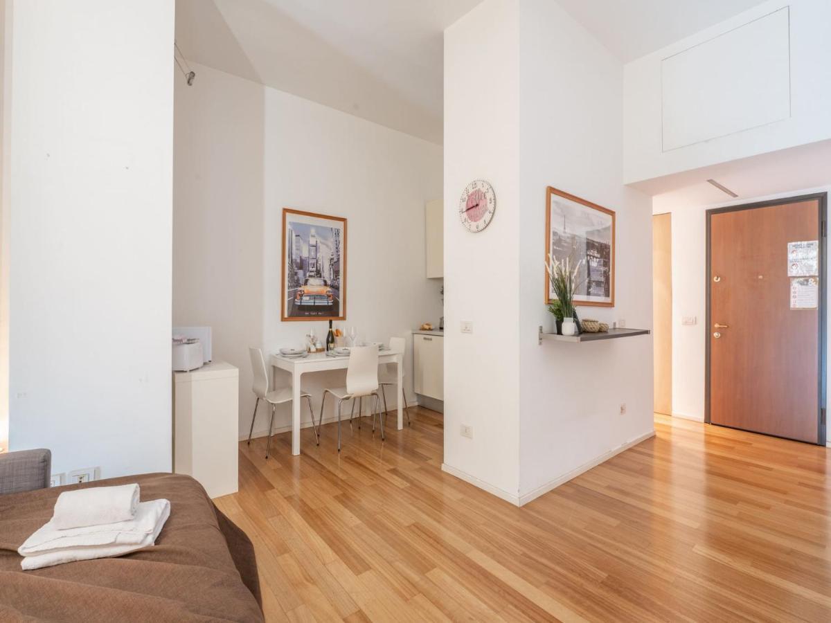 Comfortable One Bedroom Apartment in Milan Downtown Buitenkant foto